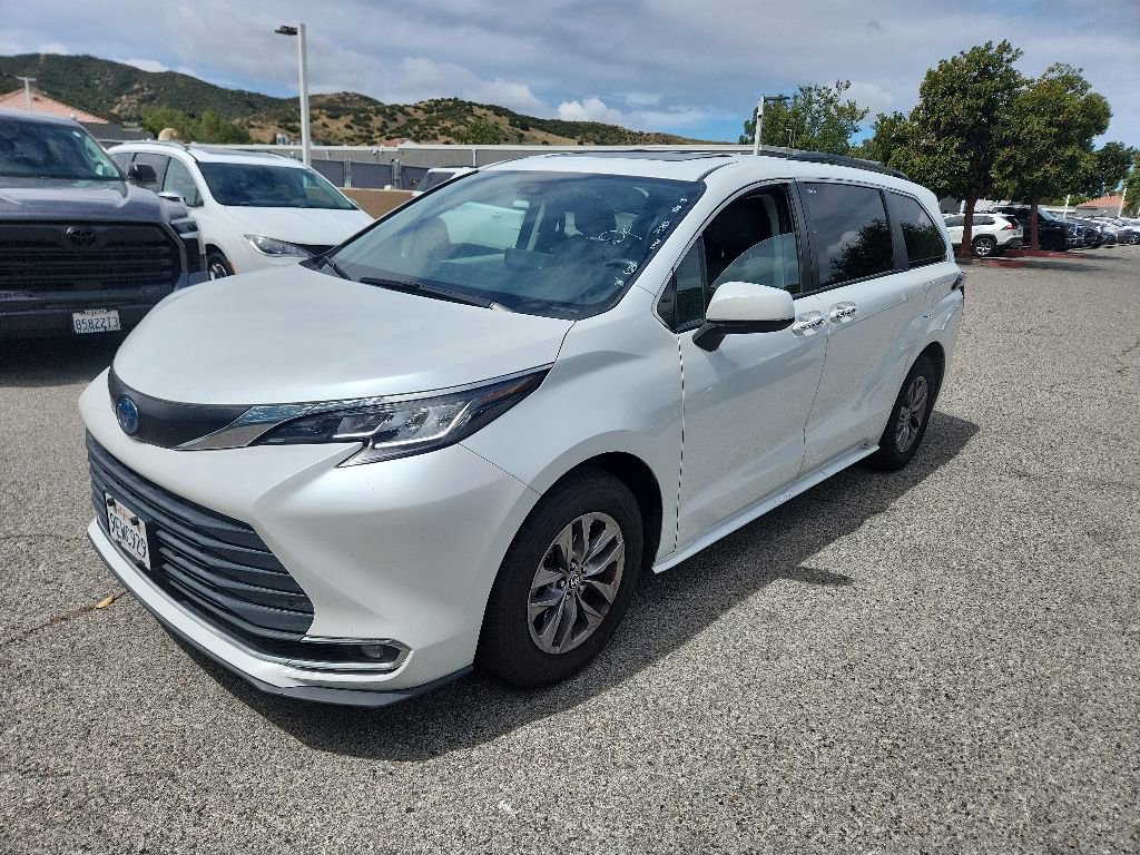 Used 2023 Toyota Sienna XLE