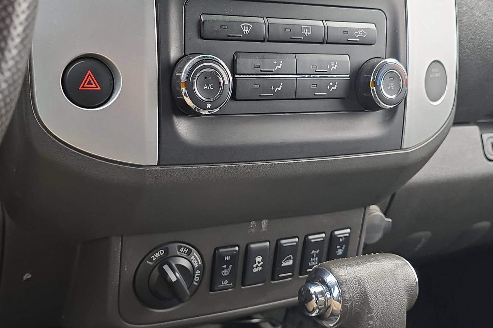Used 2015 Nissan Xterra PRO-4X AWD/4WD image 17