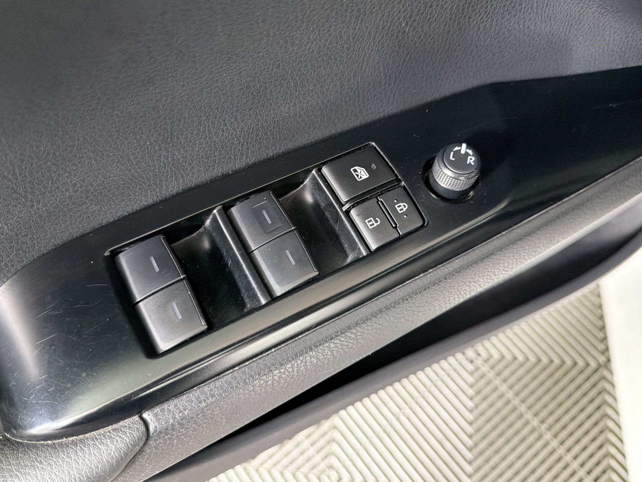 Used 2025 Toyota Camry LE FWD image 25