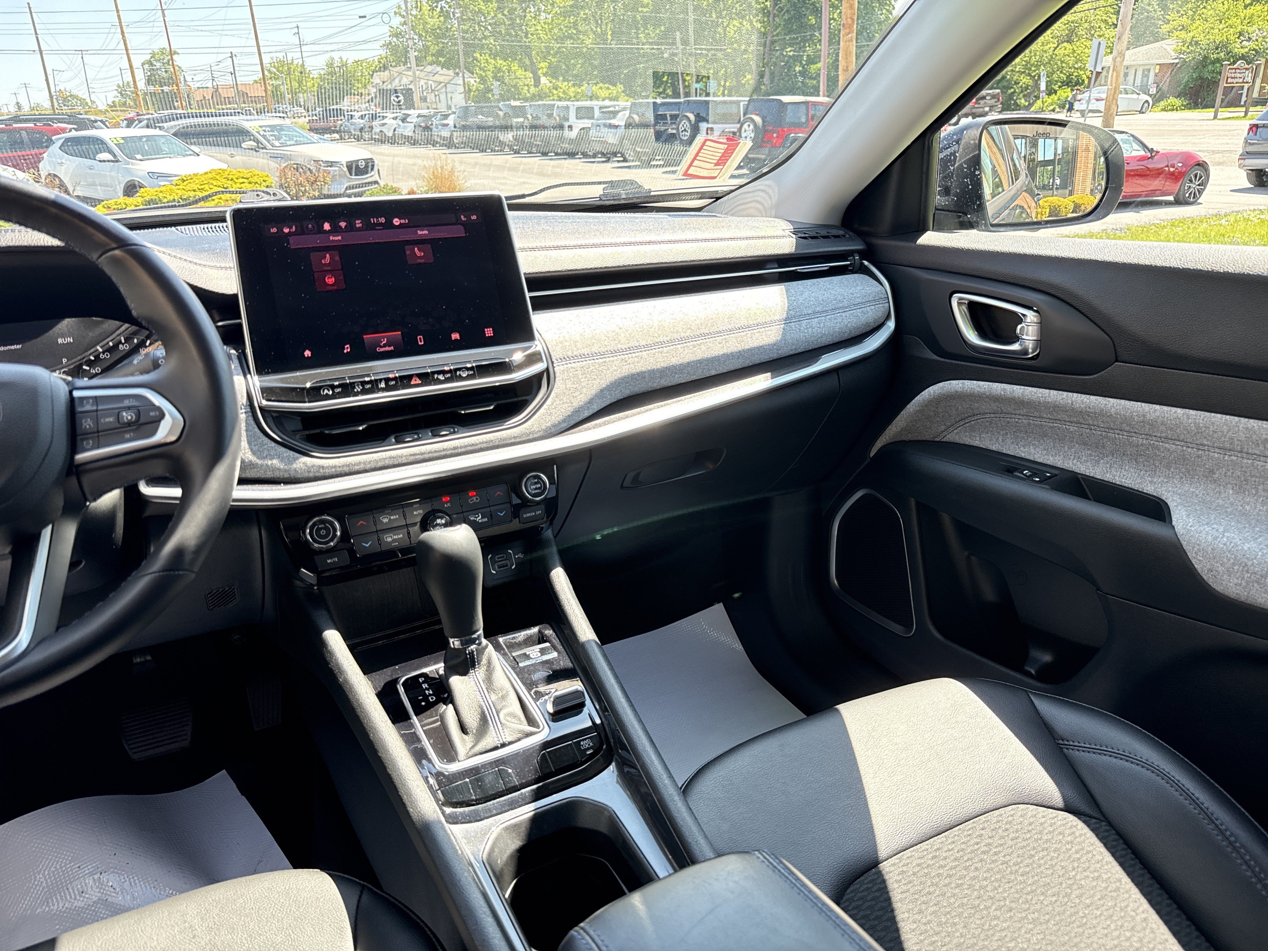 Used 2022 Jeep Compass Latitude w/ Convenience Group AWD/4WD image 32