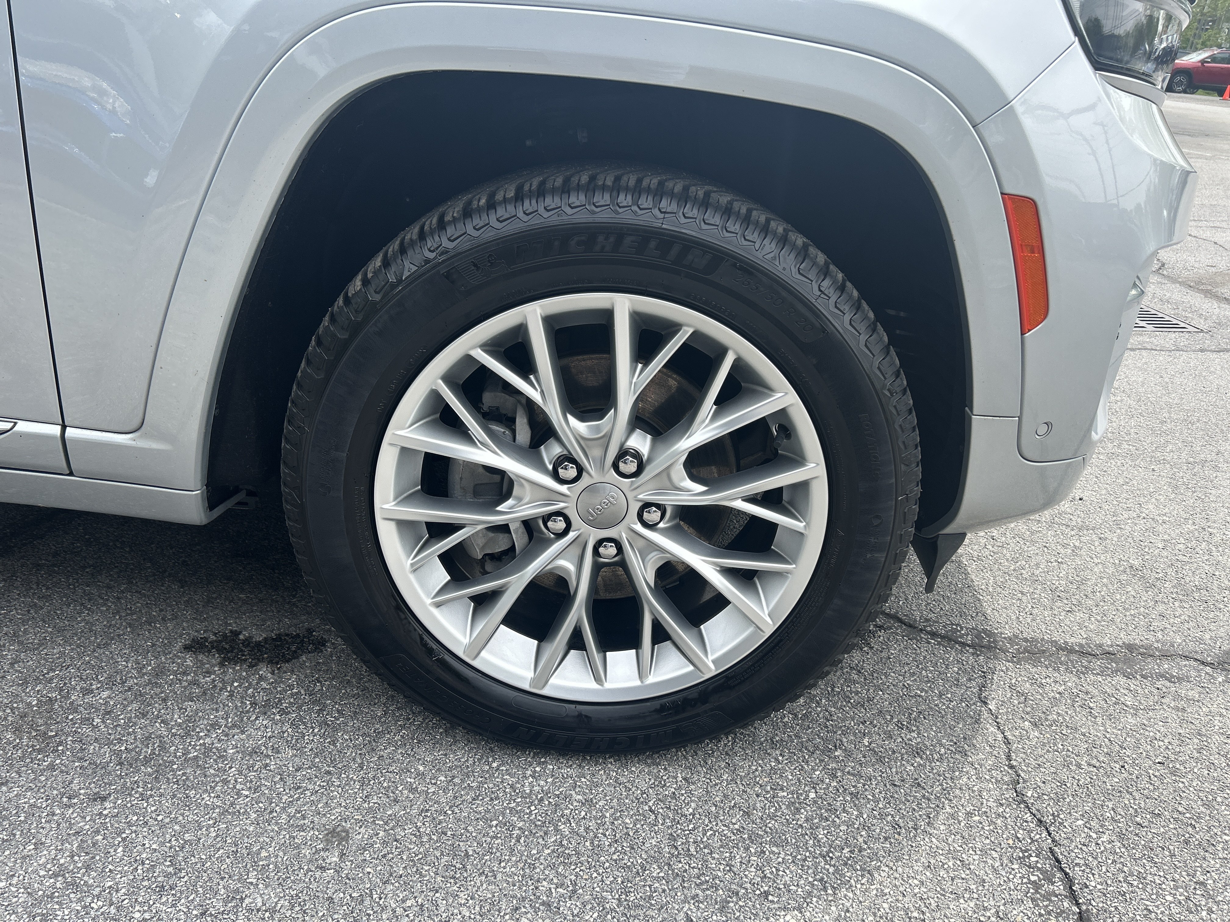 Certified 2023 Jeep Grand Cherokee Summit w/ Advanced Protech Group IV AWD/4WD image 5