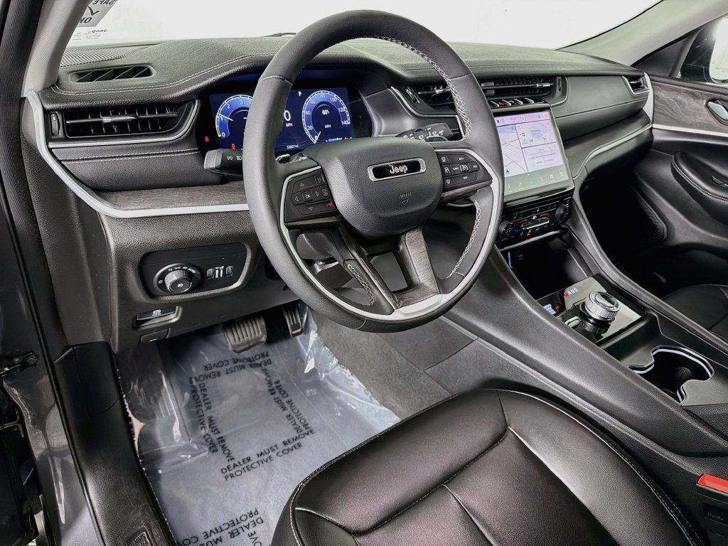 Certified 2024 Jeep Grand Cherokee L Limited AWD/4WD image 9