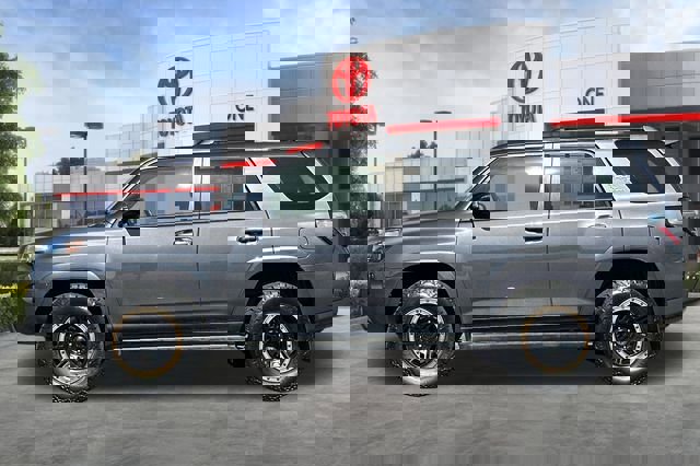 Certified 2021 Toyota 4Runner TRD Off-Road Premium w/ Moonroof Package image 9