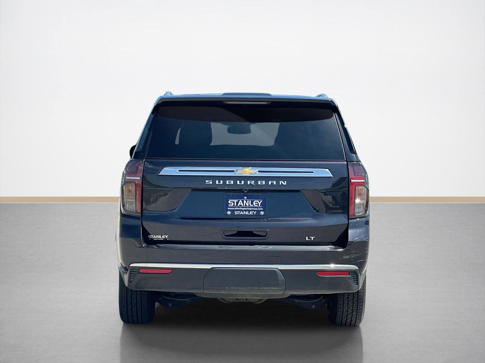 Used 2024 Chevrolet Suburban LT image 6