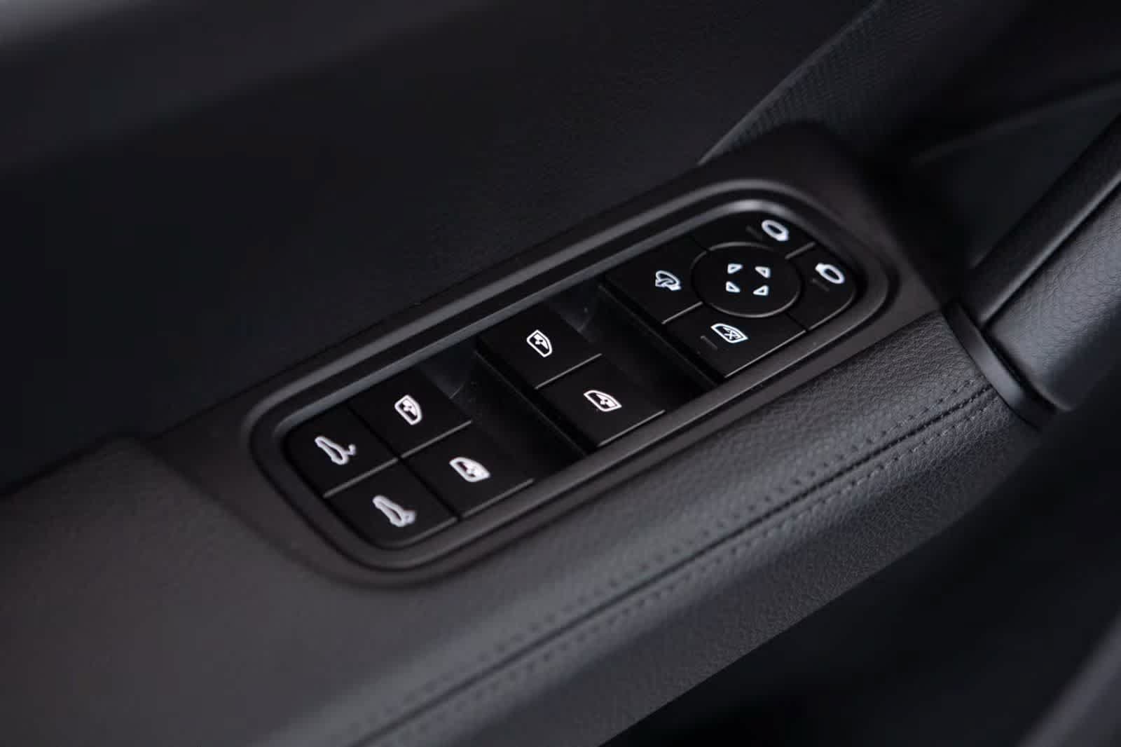 Certified 2026 Porsche Cayenne S AWD/4WD image 25