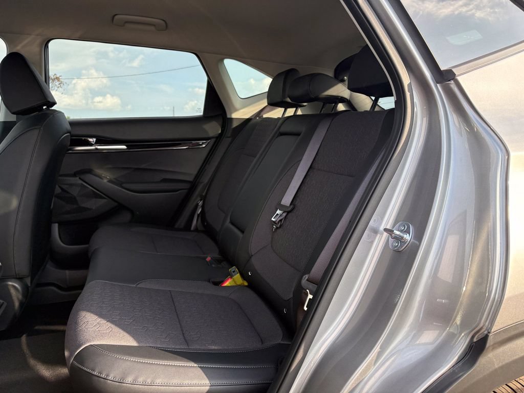 New 2026 Kia Seltos S FWD image 13