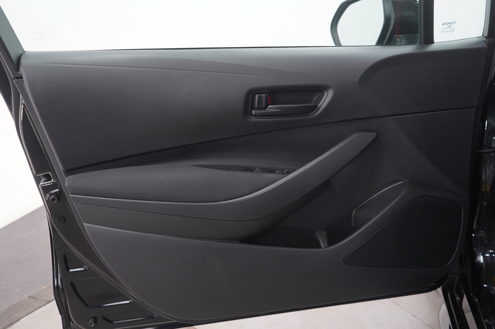 Used 2023 Toyota Corolla LE image 18