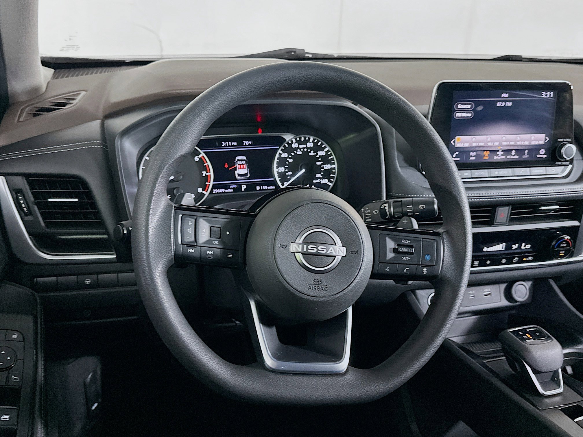 Used 2023 Nissan Rogue SV image 18