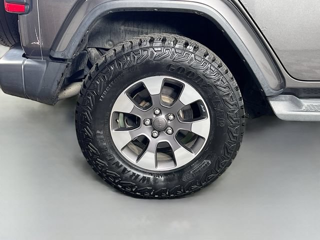 Used 2019 Jeep Wrangler Unlimited Sahara w/ Dual Top Group AWD/4WD image 36