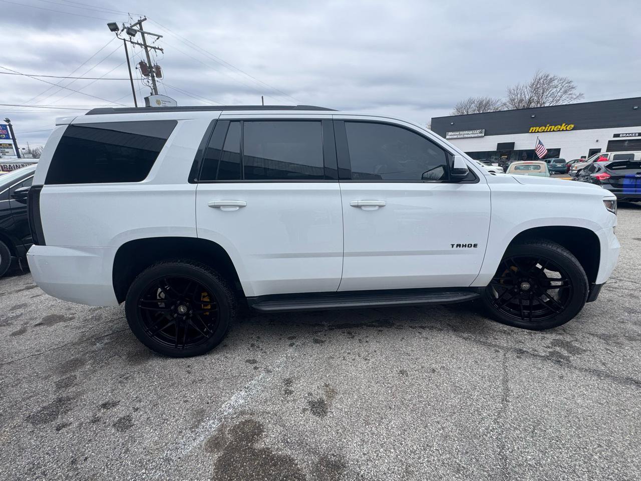 Used 2017 Chevrolet Tahoe LS w/ Enhanced Driver Alert Package AWD/4WD image 7