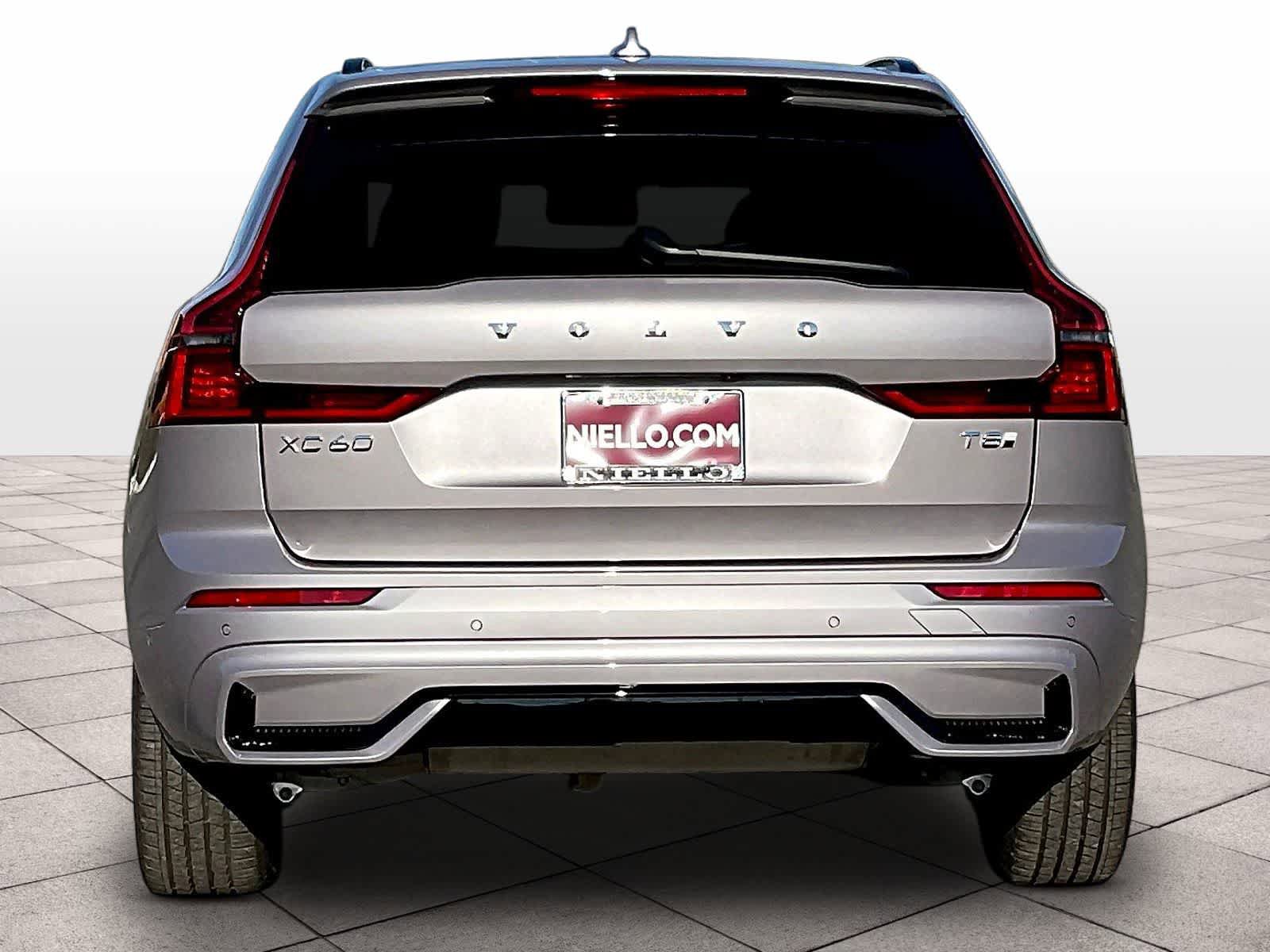 New 2026 Volvo XC60 T8 Plus w/ Climate Package PRO AWD/4WD image 6