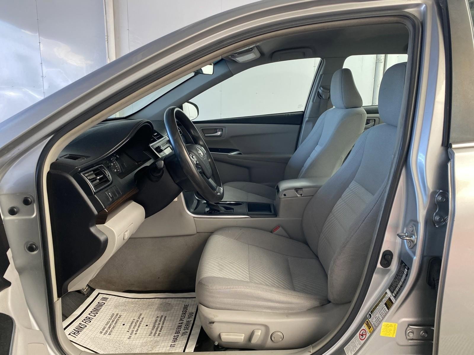 Used 2015 Toyota Camry LE FWD image 18