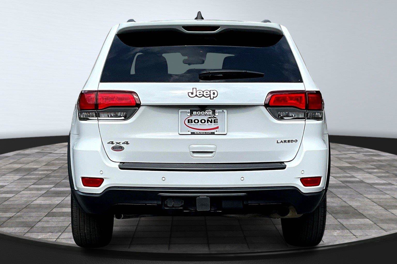 Used 2021 Jeep Grand Cherokee Laredo AWD/4WD image 5