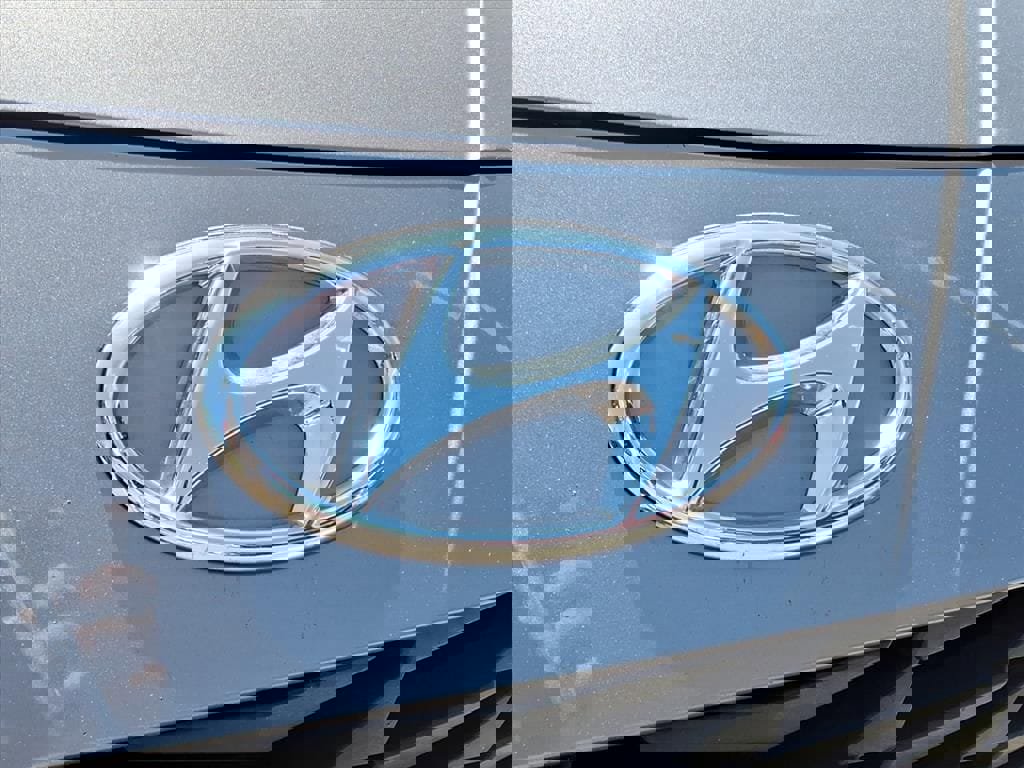 Used 2023 Hyundai Elantra Blue image 23