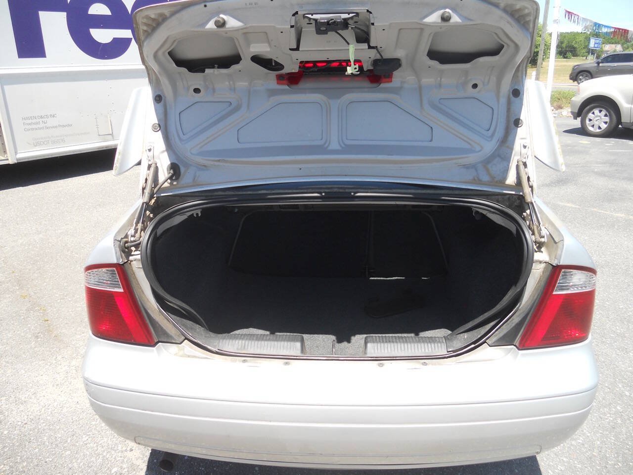 Used 2006 Ford Focus SES FWD image 38