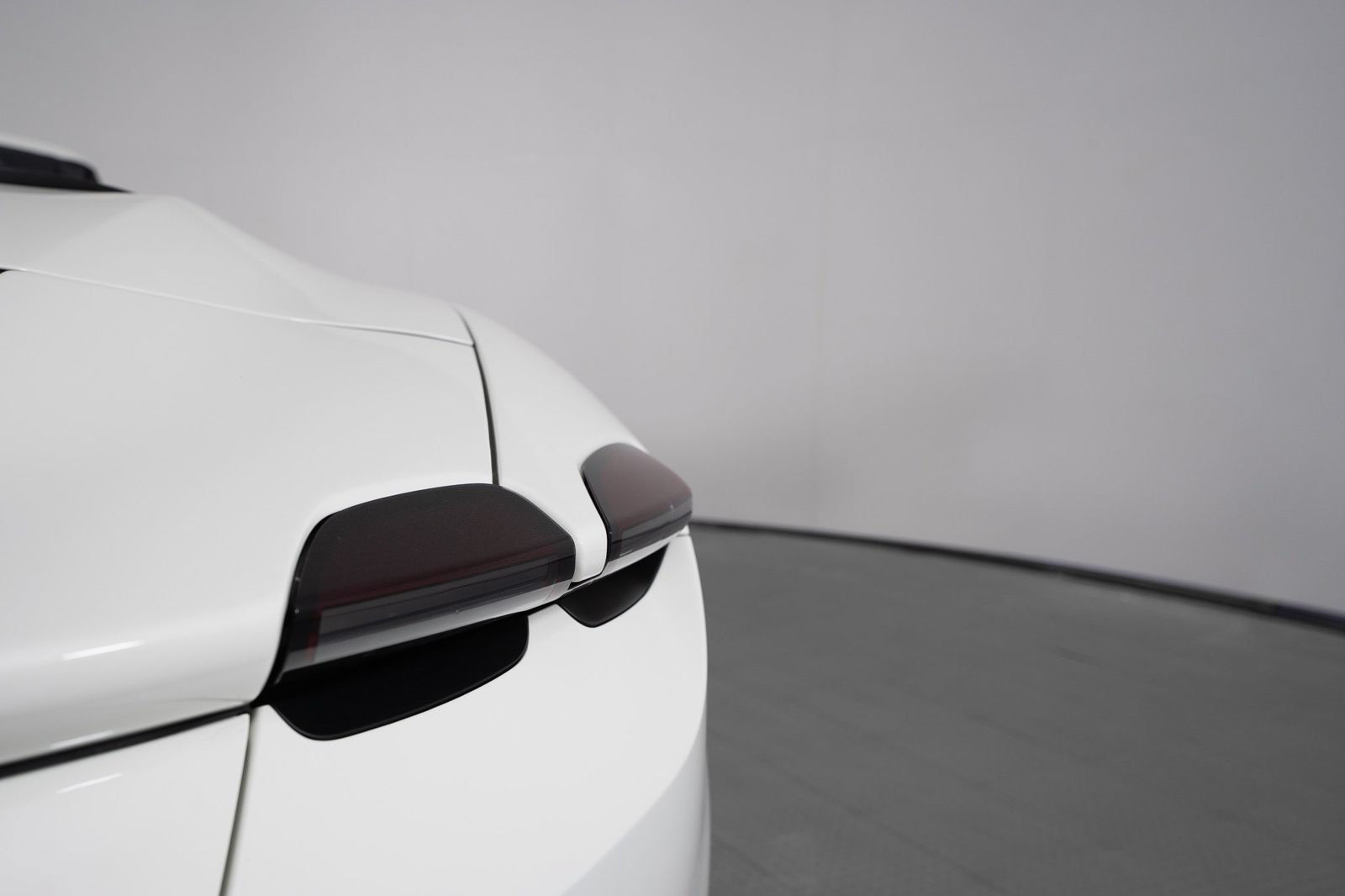 Certified 2025 Ferrari Roma Spider RWD image 16