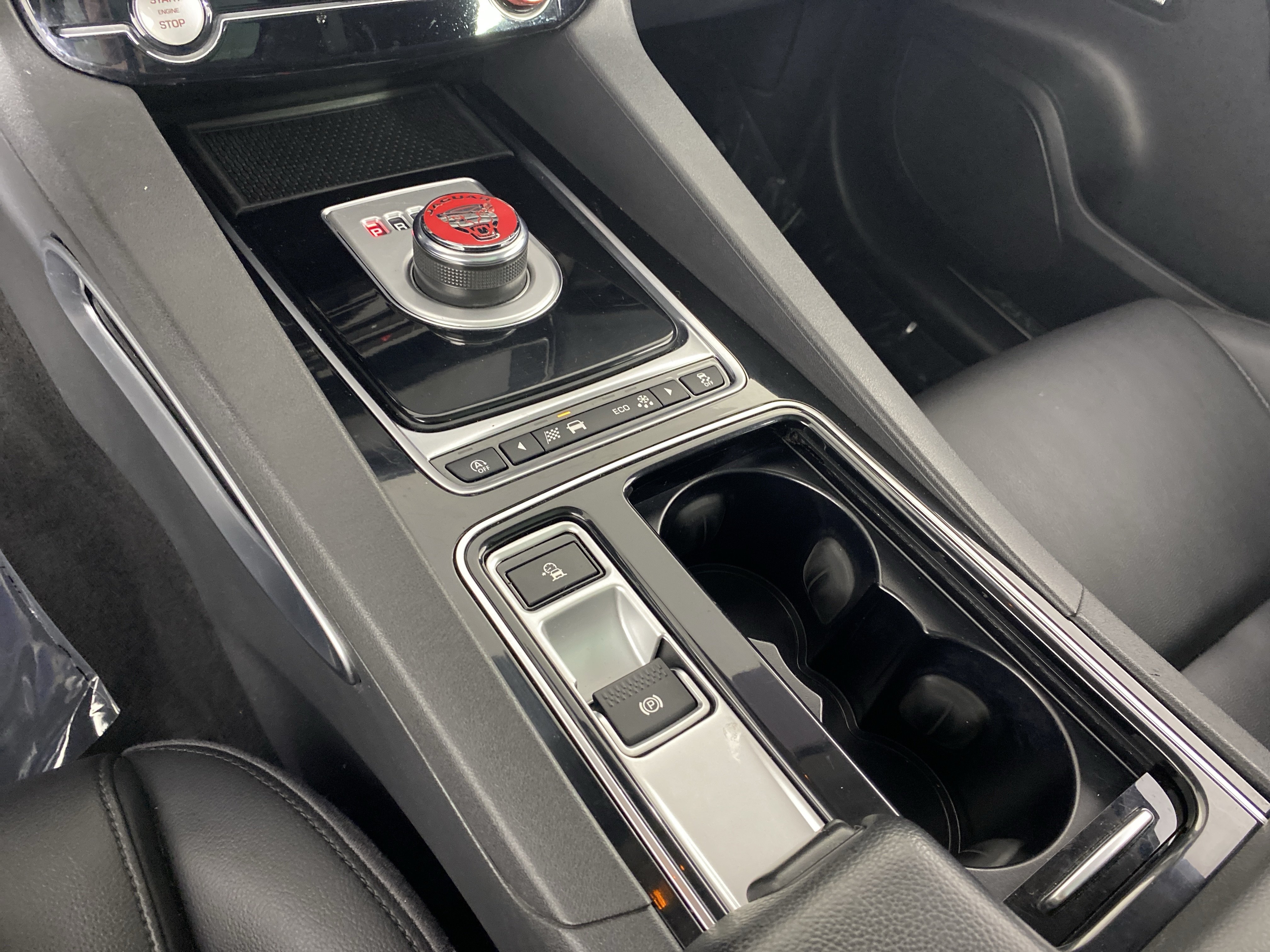 Used 2020 Jaguar F-PACE Premium AWD/4WD image 31