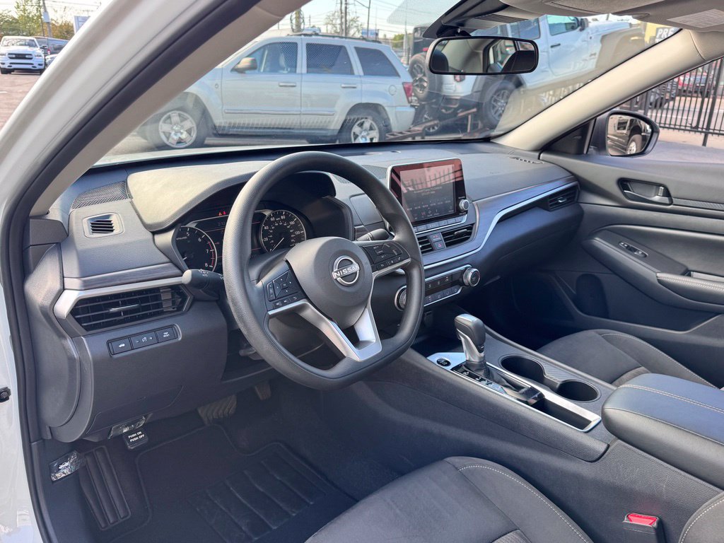 Used 2026 Nissan Altima 2.5 SV FWD image 13
