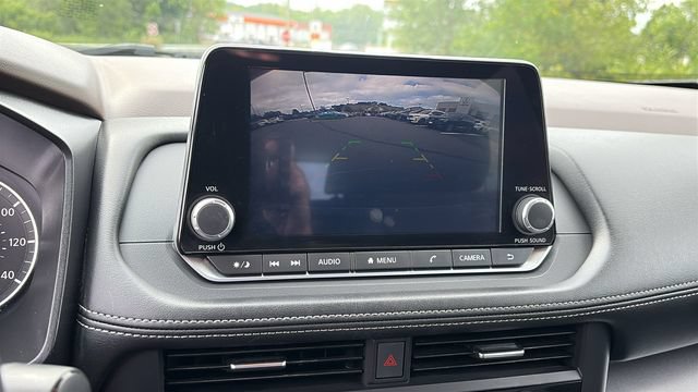 Used 2023 Nissan Rogue SV AWD/4WD image 17