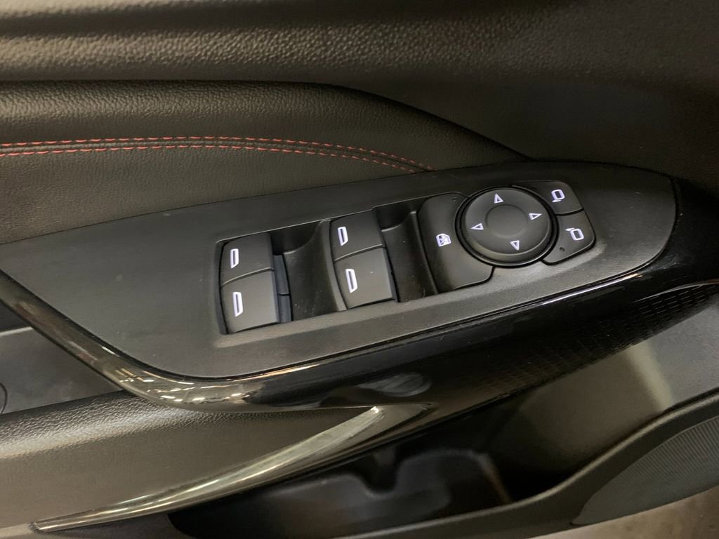 Used 2025 Chevrolet Trax RS w/ Sunroof Package image 12