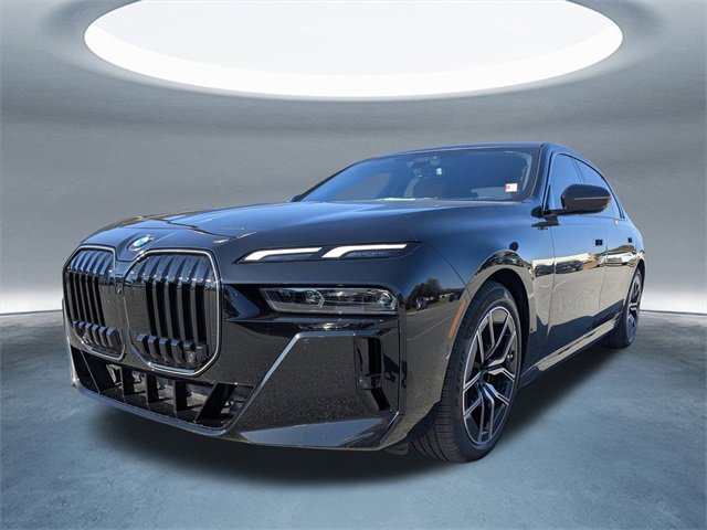 Used 2025 BMW 740i image 8