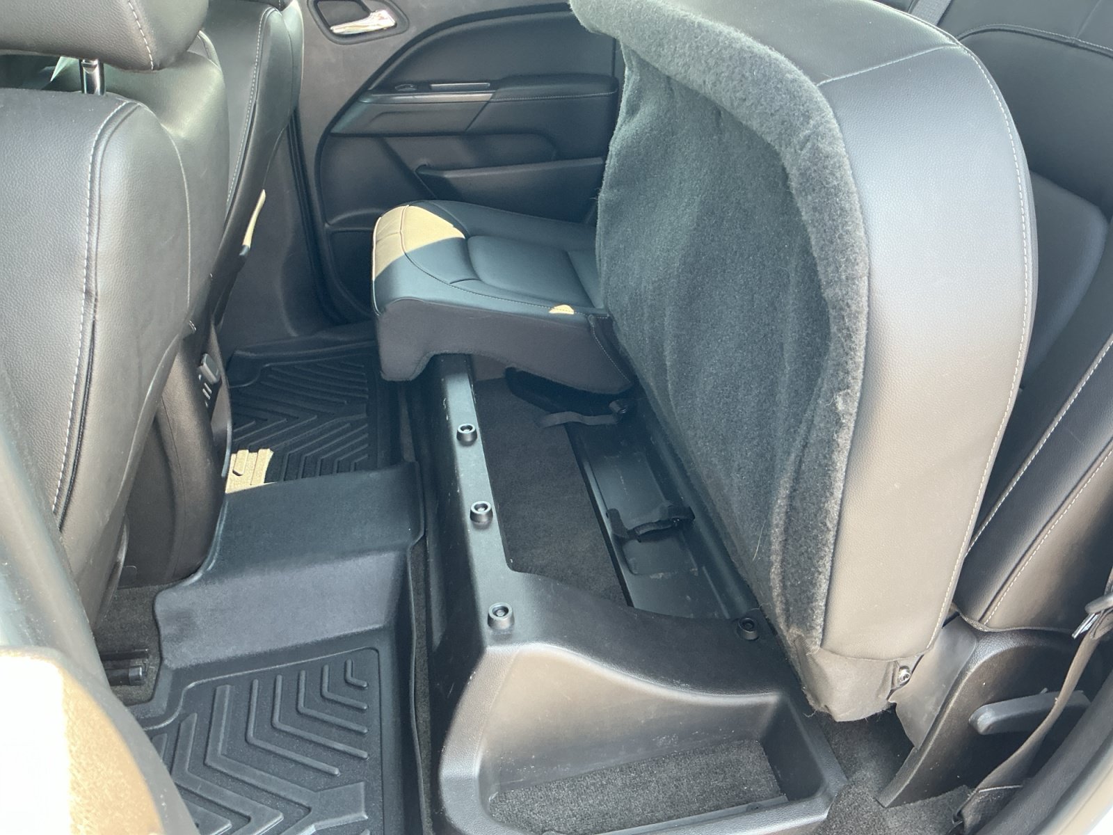 Used 2018 GMC Canyon SLT w/ Driver Alert Package AWD/4WD image 16