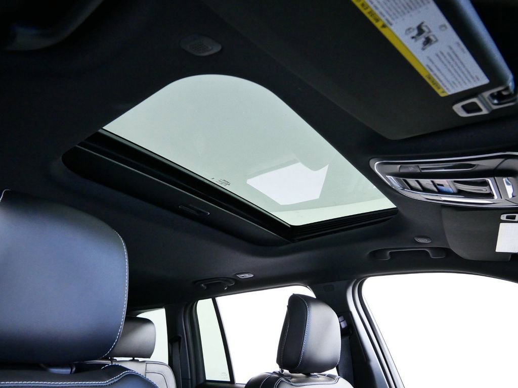 Certified 2024 Jeep Grand Cherokee Altitude image 23