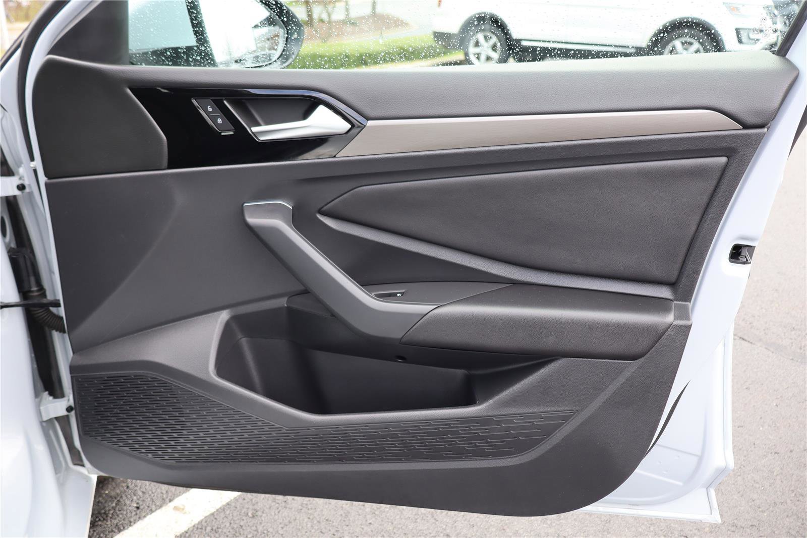 Used 2019 Volkswagen Jetta SEL Premium image 28