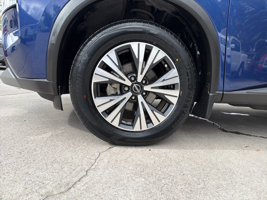 Certified 2023 Nissan Rogue SV FWD image 12