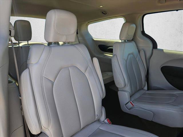 Used 2021 Chrysler Voyager Lxi image 12