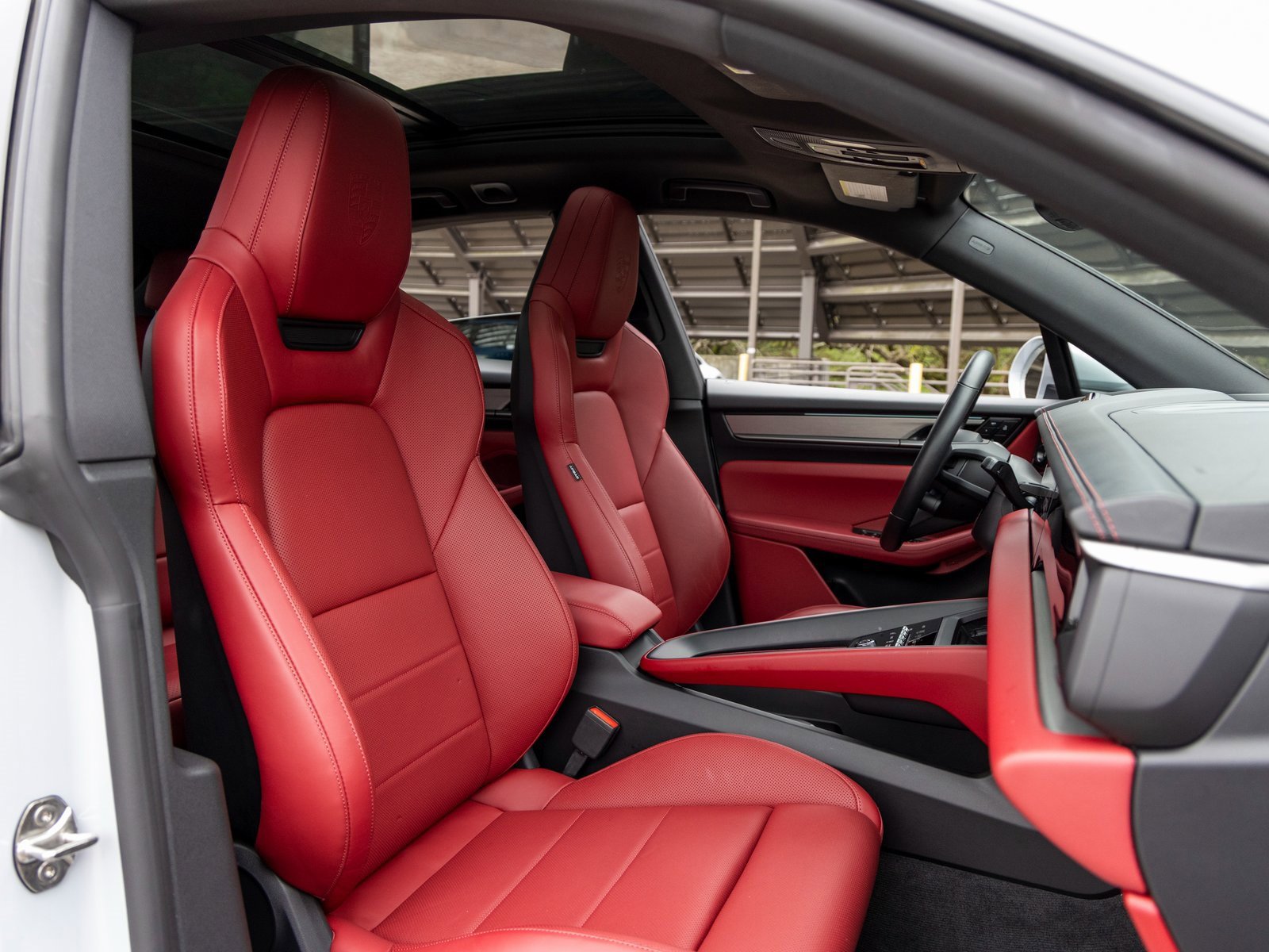 Certified 2024 Porsche Macan 4 Electric image 53