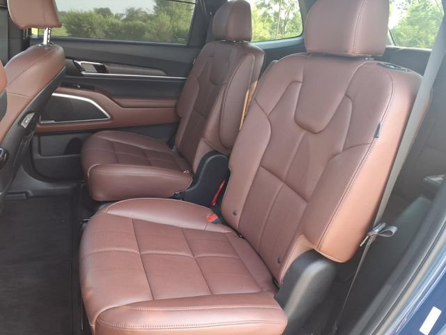Used 2024 Kia Telluride EX w/ EX Captain's Chair Package FWD image 22