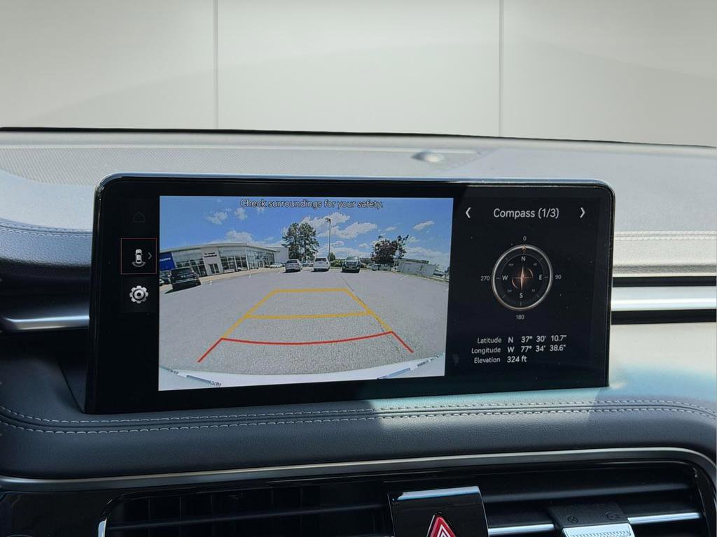 Used 2025 Genesis G70 2.5T image 4