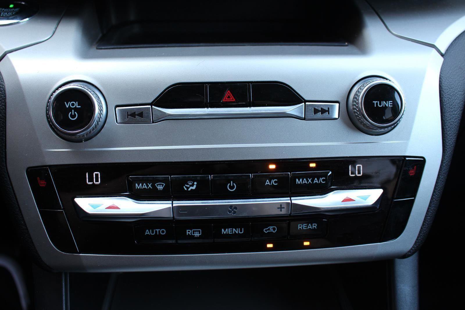 Used 2021 Ford Explorer XLT image 23