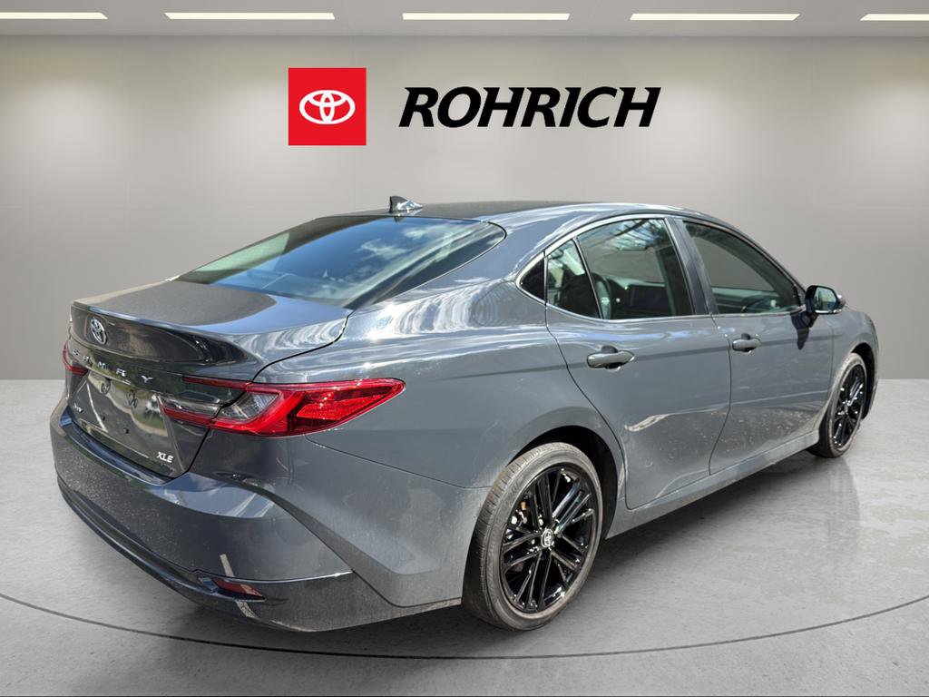 Used 2025 Toyota Camry XLE FWD image 6