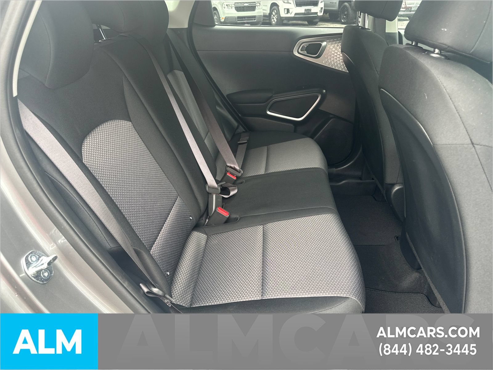 Used 2025 Kia Soul LX w/ LX Technology Package FWD image 17