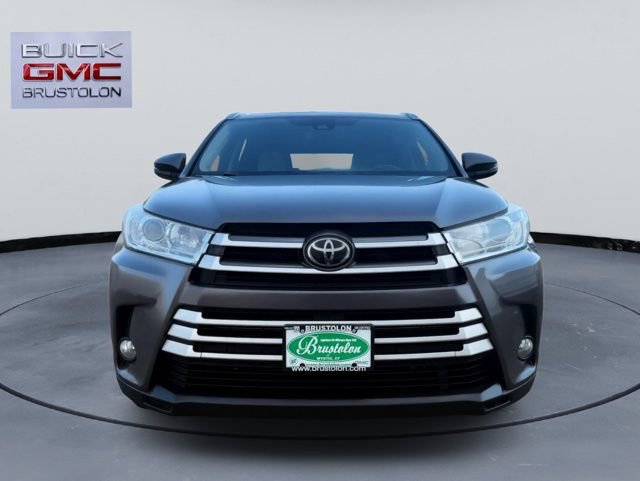 Used 2017 Toyota Highlander XLE image 4