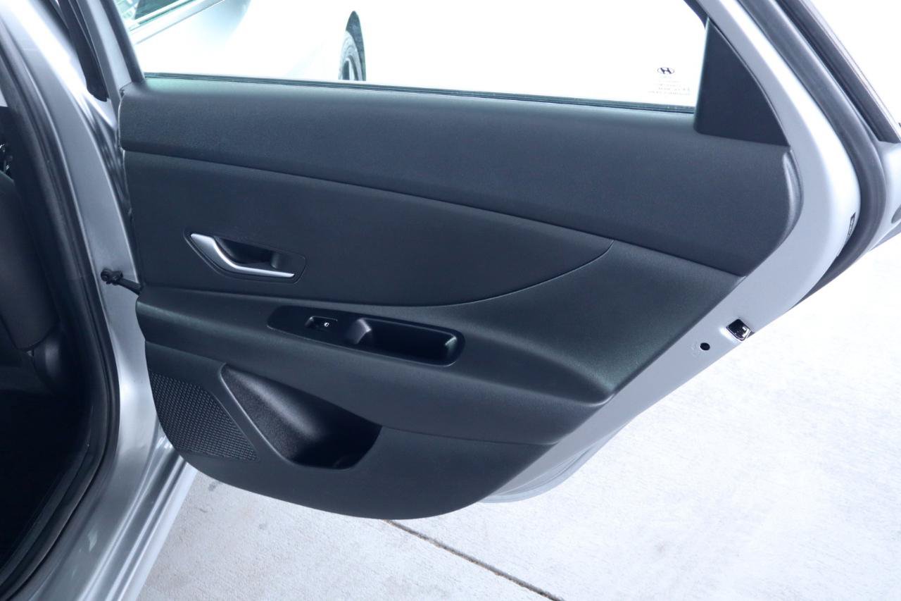 Used 2023 Hyundai Elantra SEL w/ Cargo Package FWD image 33