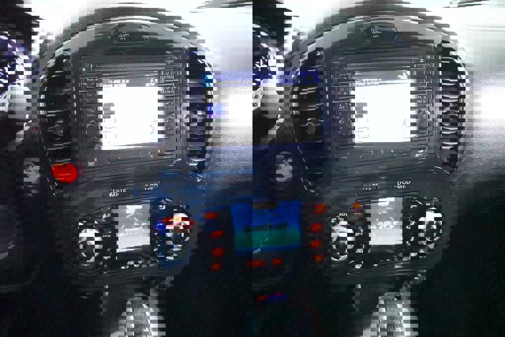 Used 2013 Nissan Juke SL image 12