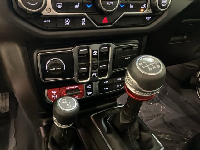 Used 2024 Jeep Wrangler Unlimited Rubicon w/ Technology Group image 20