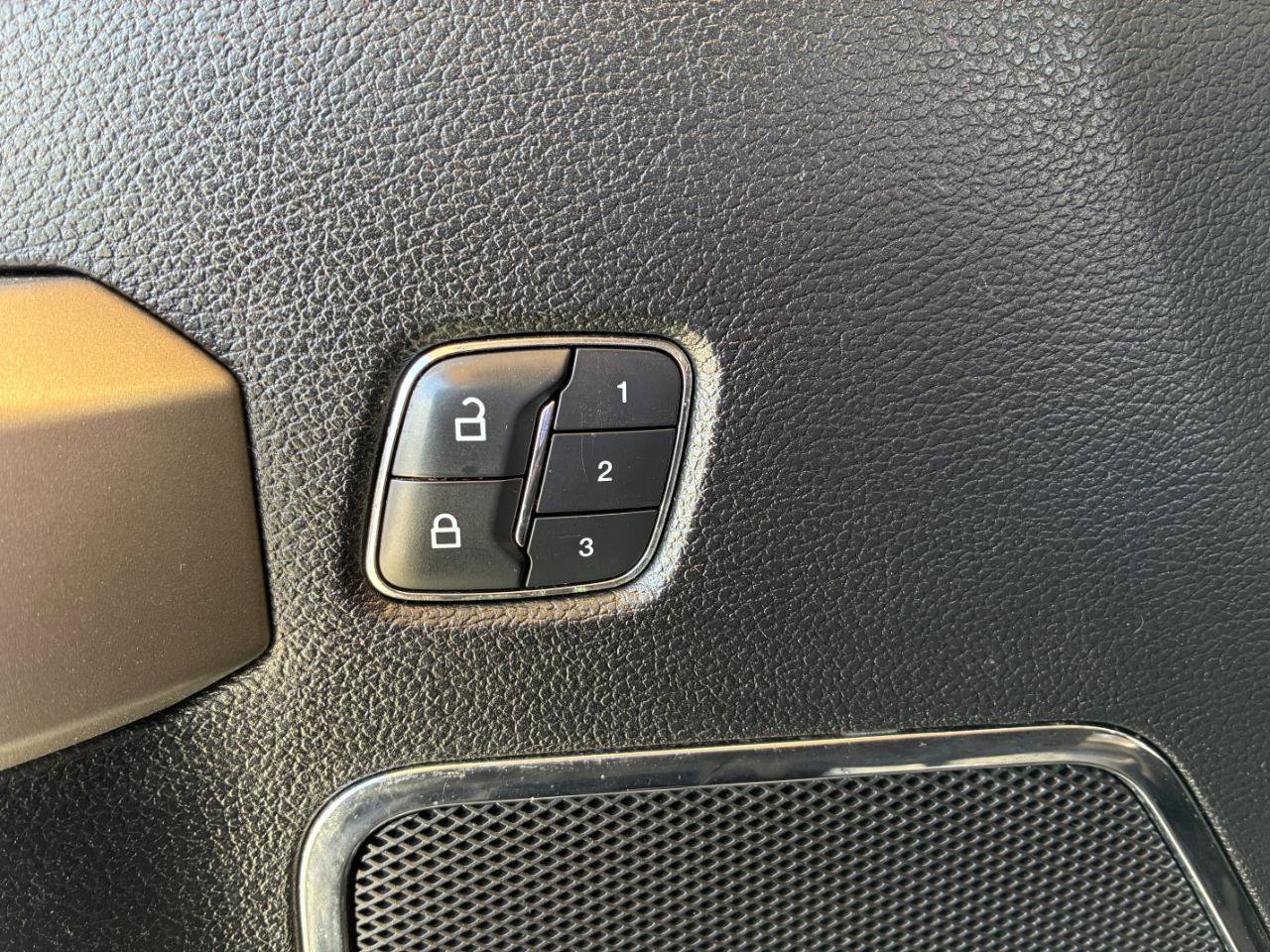 Used 2017 Ford F250 Lariat w/ Lariat Value Package image 12