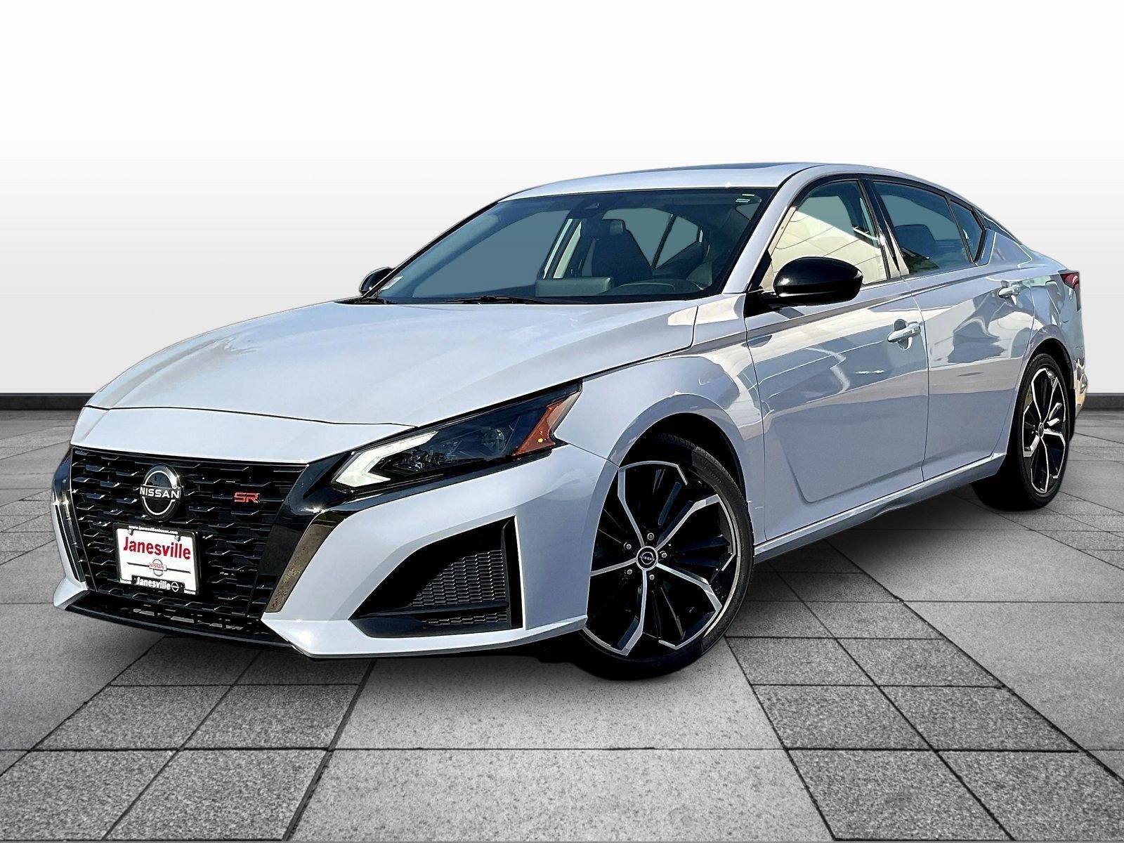 Certified 2024 Nissan Altima 2.5 SR w/ SR Premium Package FWD image 3