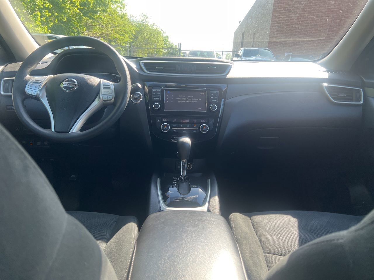 Used 2016 Nissan Rogue SV w/ SV Premium Package image 24