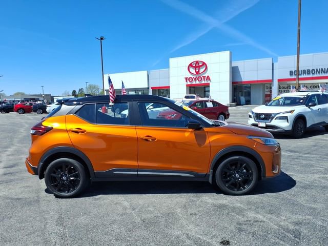 Used 2023 Nissan Kicks SR w/ SR Premium Package FWD image 2