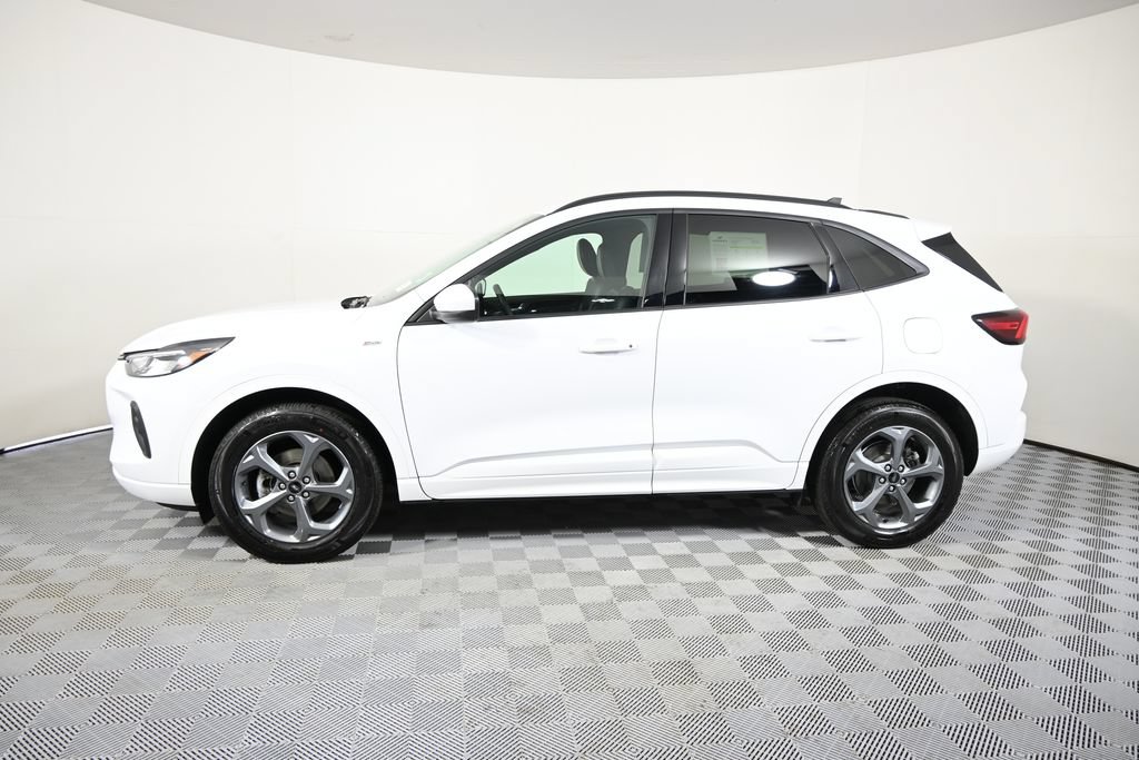 Used 2023 Ford Escape ST-Line Select w/ Tech Pack #1 AWD/4WD image 2