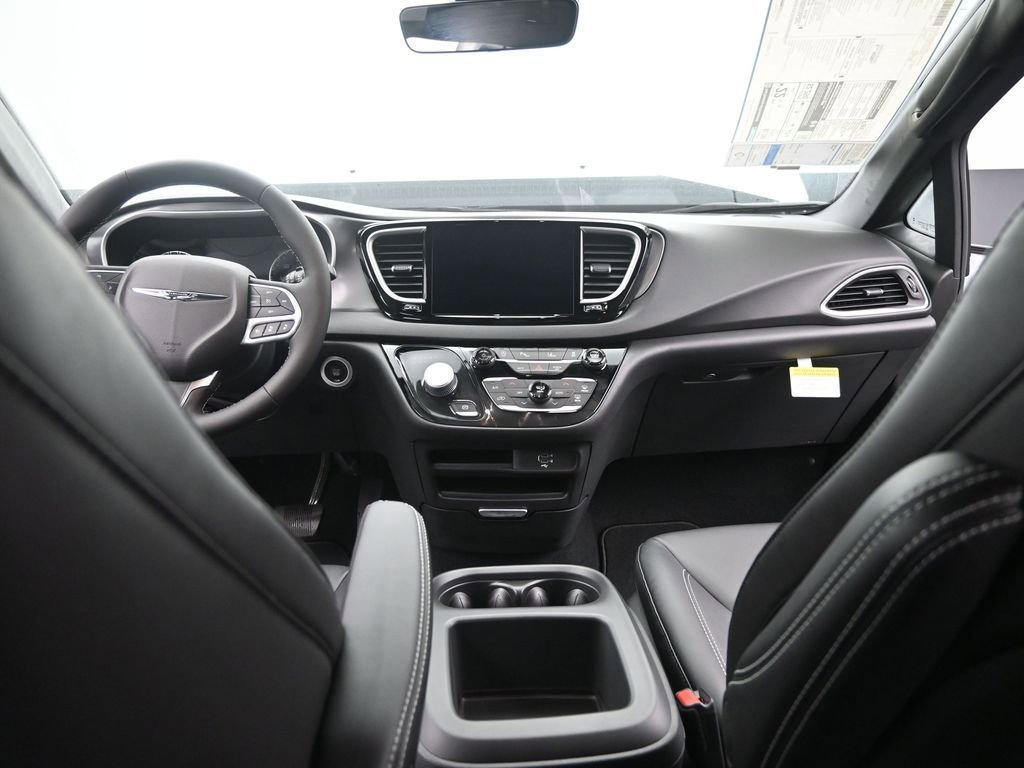 New 2026 Chrysler Voyager LX FWD image 24
