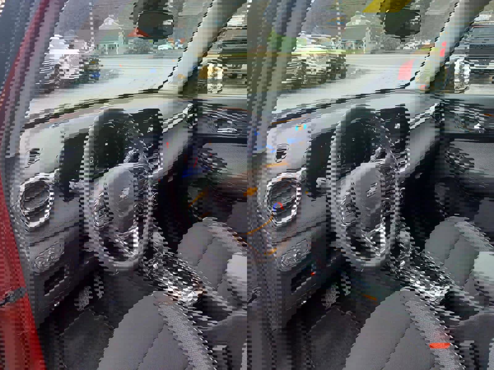 Used 2024 Chevrolet TrailBlazer LT w/ LT Cold Weather Package image 8