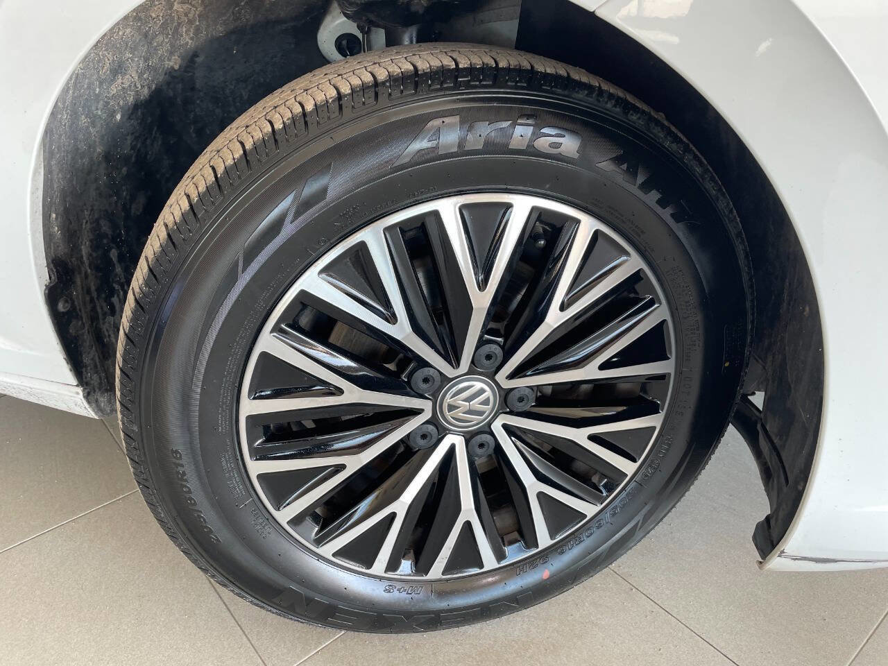 Used 2021 Volkswagen Jetta SE w/ SE Cold Weather Package image 9