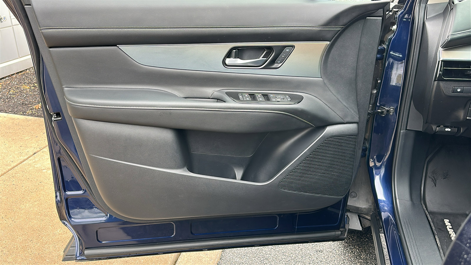 Certified 2025 Nissan Murano SL image 14