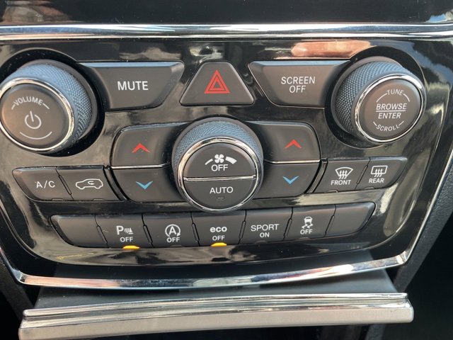 Used 2021 Jeep Grand Cherokee Laredo X image 26